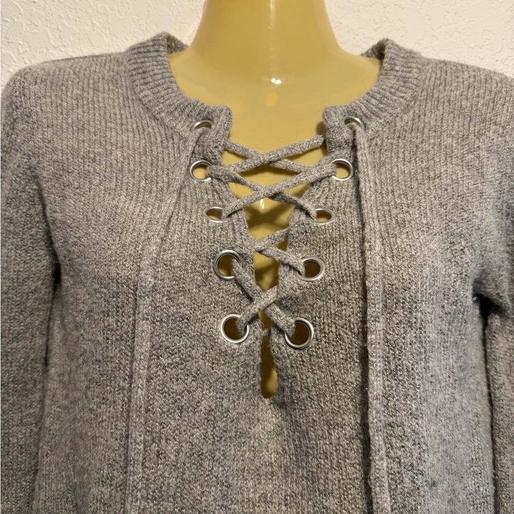 Forever 21 Heather Gray Lace-Up Knit Sweater Women’s Size Small Long Sleeve Soft